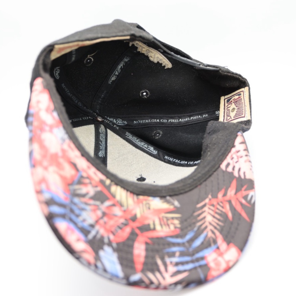 Lakers SnapBack Black with Floral Rim - Picture 6 of 8